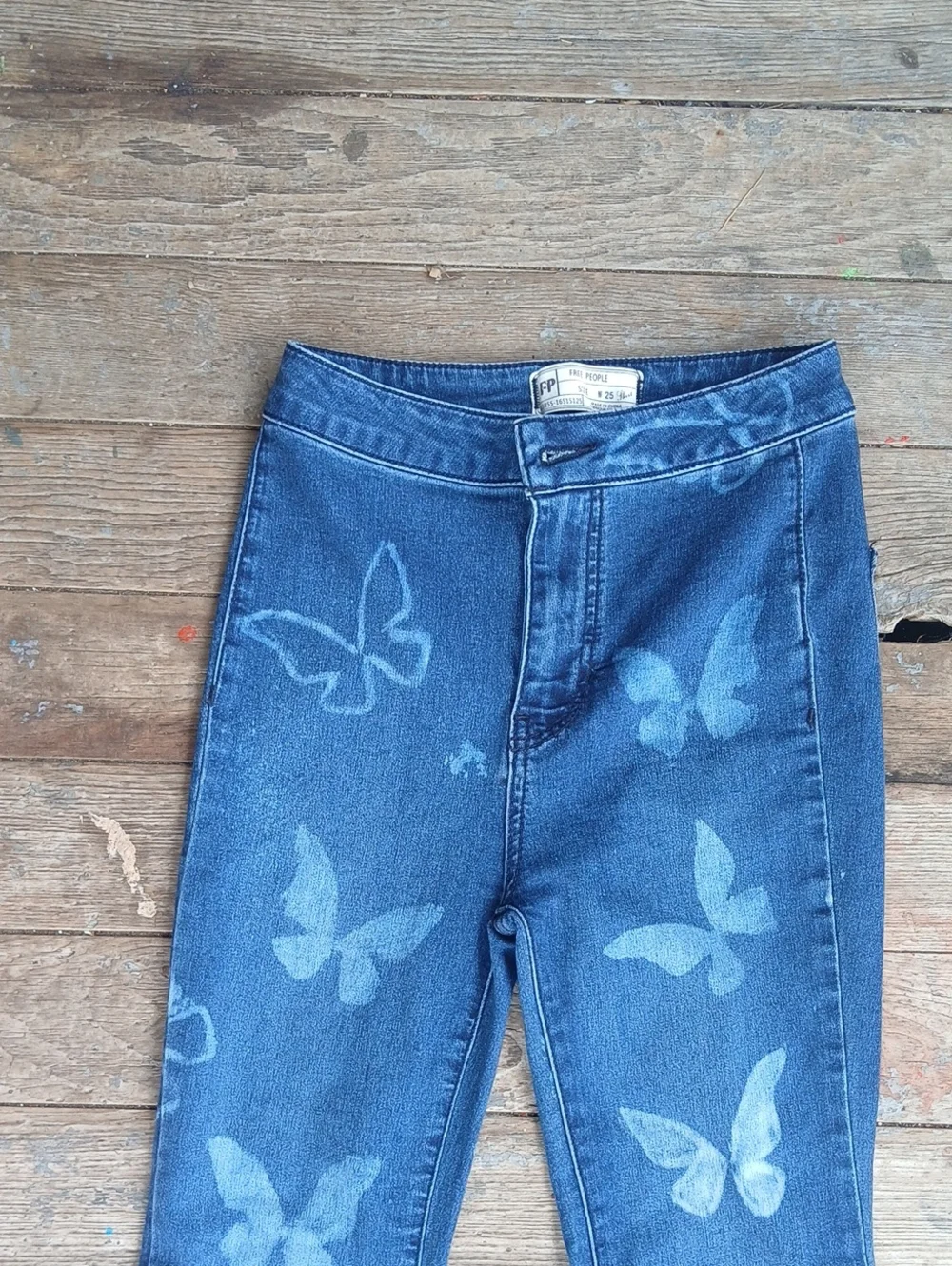 EUC Free People Dark Blue Butterfly Flare Jeans Flat Front Size 25 Short